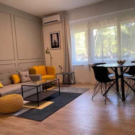 Apartments Ella ซาเกร็บ ภายนอก รูปภาพ